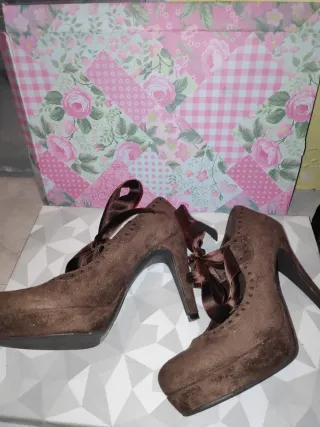 Zapatos de vestir Marypaz marrones