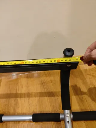 Barra dominadas multifunción para puerta