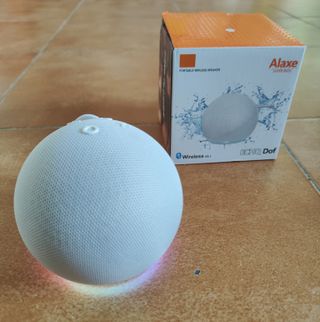 Altavoz portátil con luces LED RGB