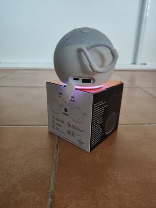 Altavoz portátil con luces LED RGB