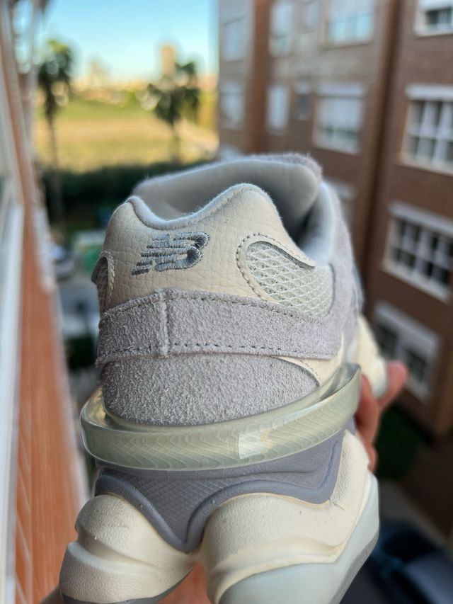 New Balance 9060 Beige/Gris