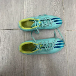 Botas de fútbol turquesa talla 34