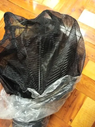 Jaula negra para mascotas