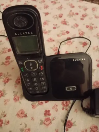 Teléfono fijo inalámbrico Alcatel negro
