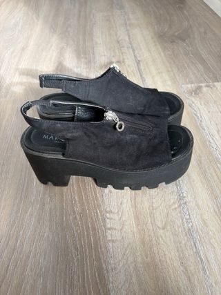 Sandalias negras plataforma con cremallera