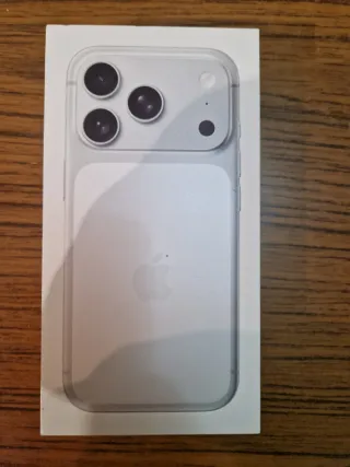 iPhone 17 pro bianco