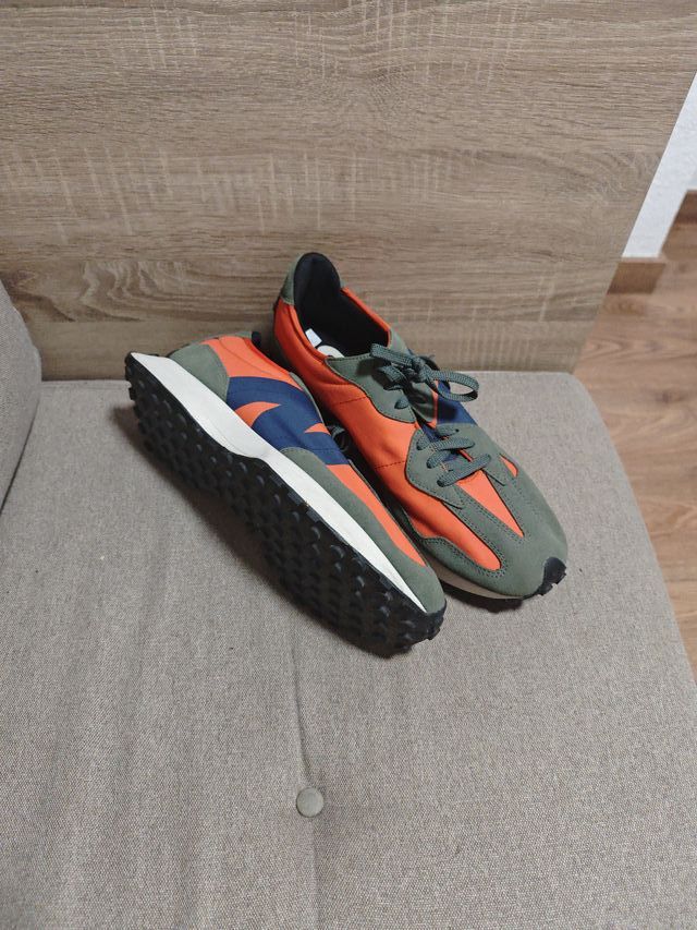 Zapatillas New Balance 327 Verde Oliva y Naranja