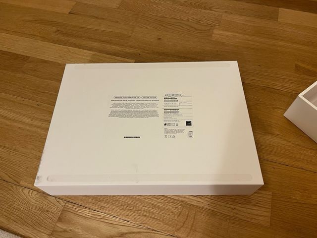 Caja MacBook Pro 16”