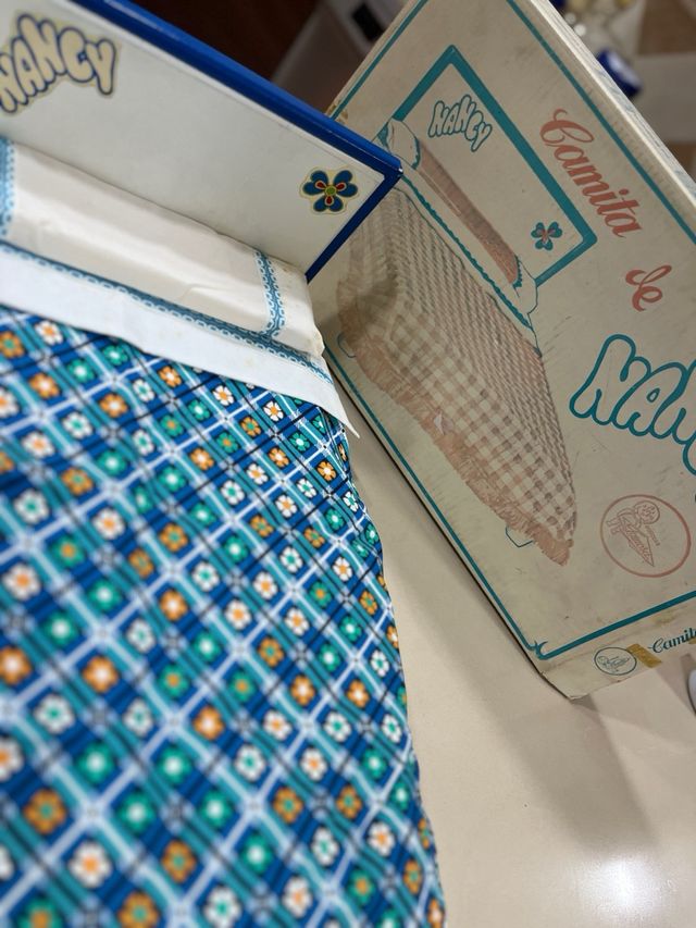 Cama Muñeca Nancy Años 70 en Caja