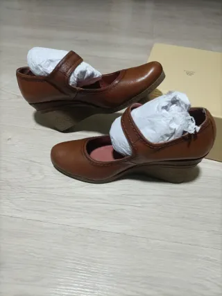 Zapatos de tacón Mary Jane marrones