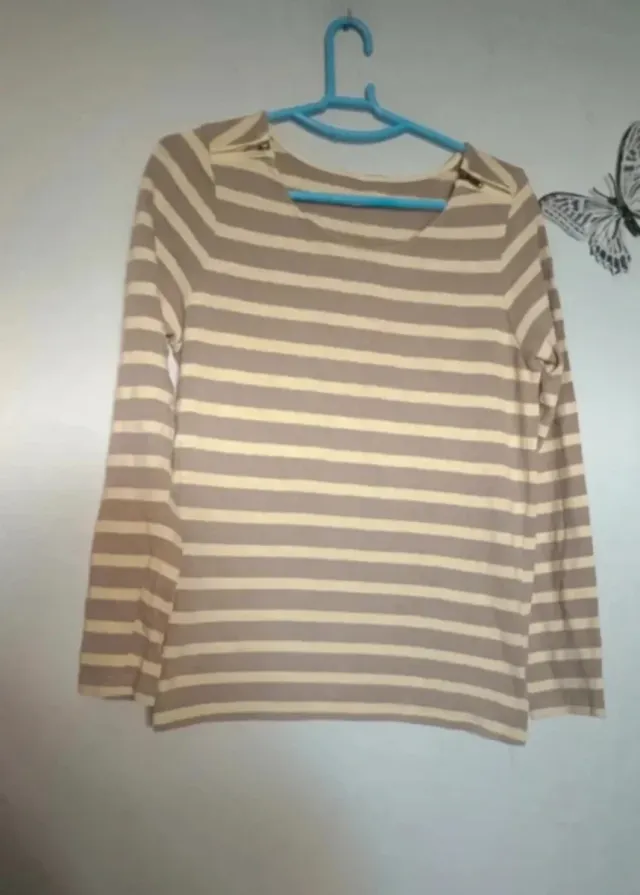 Jersey de rayas beige y marrón