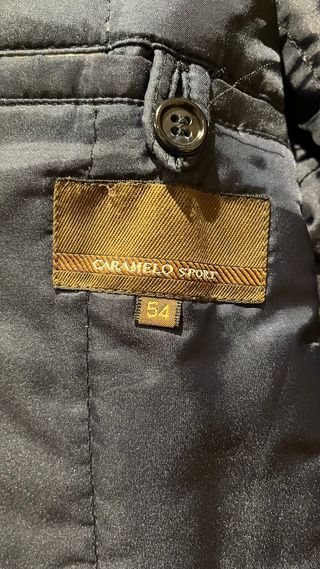 Abrigo corto de paño azul de la marca Caramelo