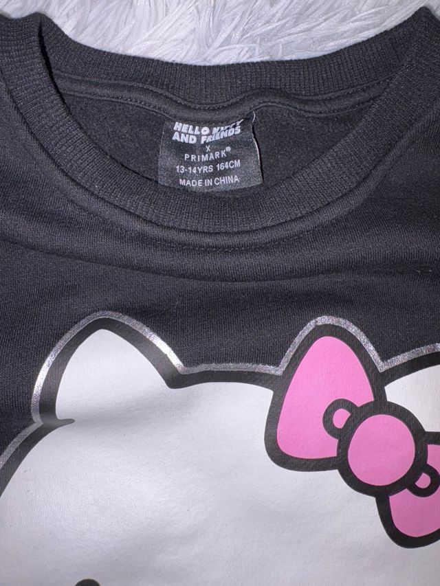 Sudadera Hello Kitty y Kuromi Negra