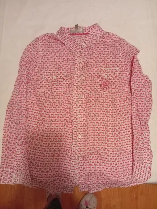 Blusa rosa y blanca estampada