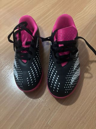 Botas de fútbol Adidas Predator niñ@ multitacos