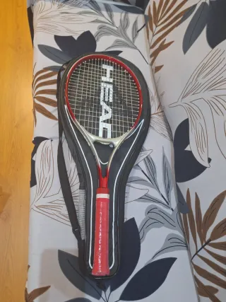 Raqueta tenis con funda