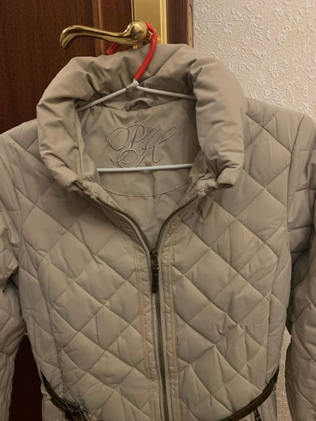 Chaqueta acolchada mujer beige