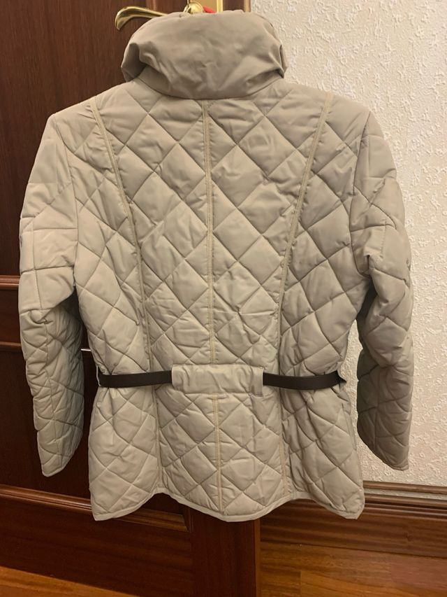 Chaqueta acolchada mujer beige