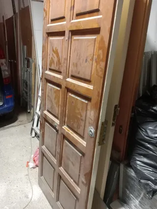 Puertas de entrada de madera blindadas