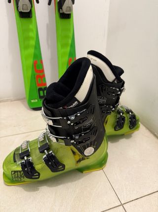 Esquí ELAN 140 cm. junior + botas ATOMIC.