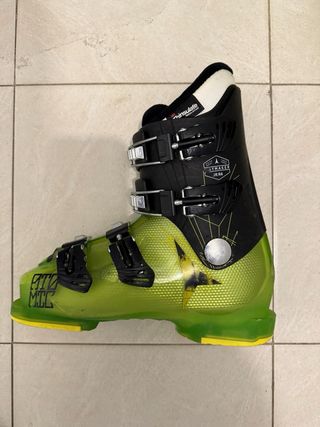 Esquí ELAN 140 cm. junior + botas ATOMIC.