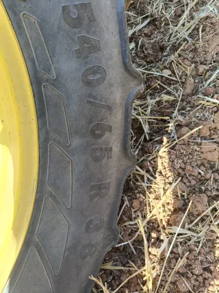 Neumático Tractor 540/65R38