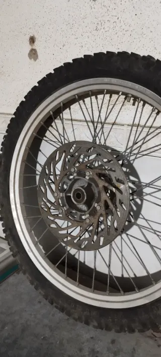 Rueda Delantera Beta RRT