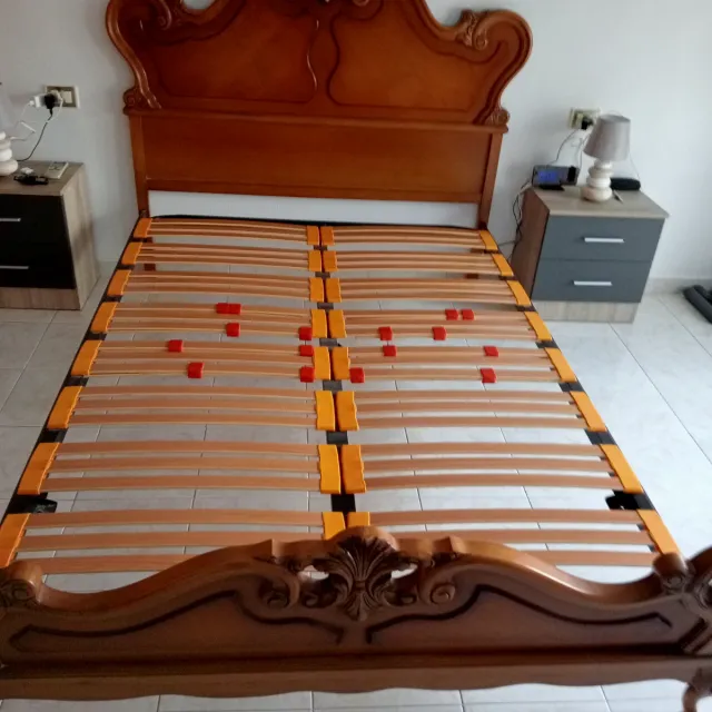 Base de cama de madera. NO hago envíos.