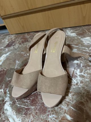 Tacones Fórmula Joven Beige Talla 40