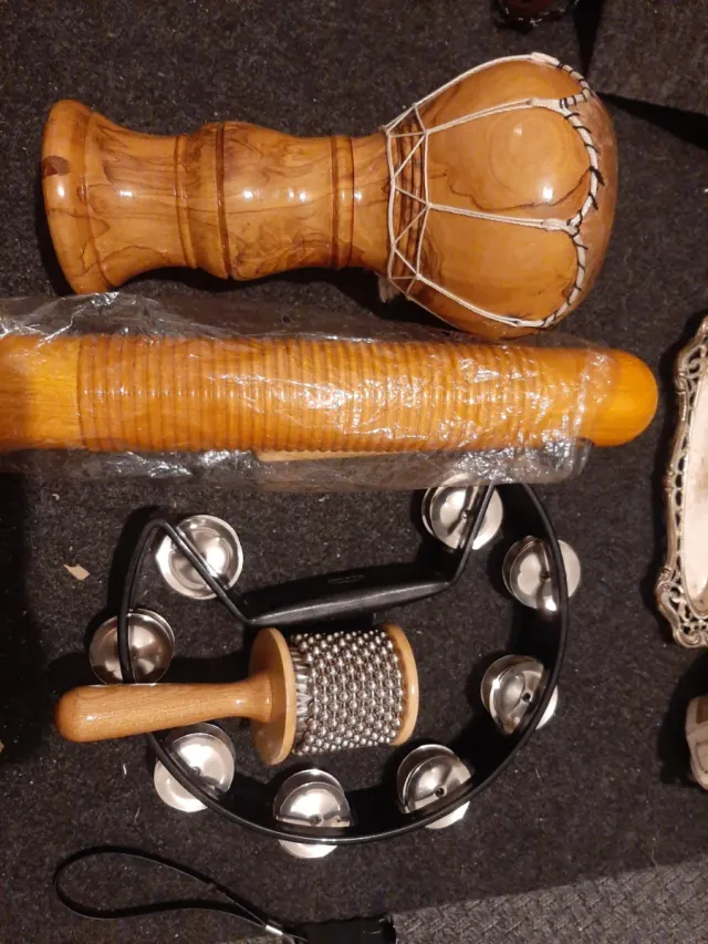 Lote instrumentos musicales madera y metal