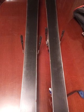 Esquís agy free con fijaciones LOOK