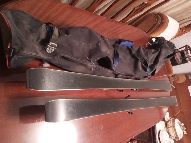 Esquís agy free con fijaciones LOOK