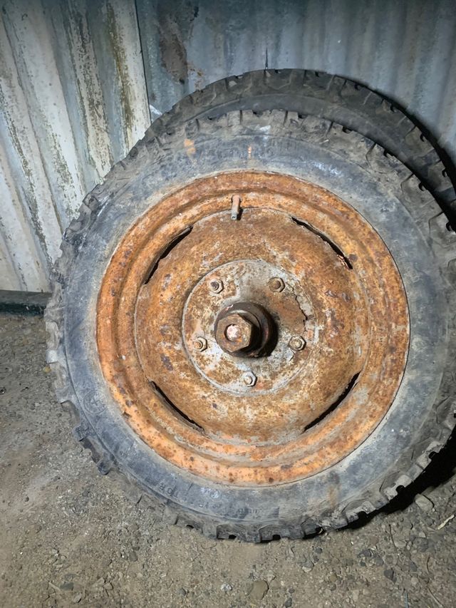 Rueda de gradas y su buje completa 