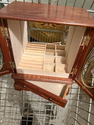 Joyero de madera con flores