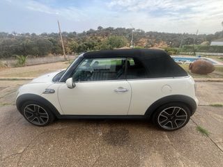 MINI Cabrio 2010