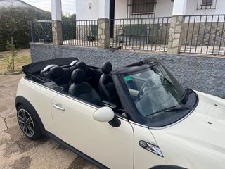 MINI Cabrio 2010