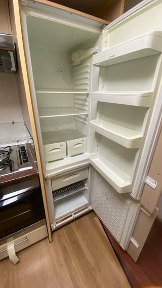 Nevera integrable grande - Puertas a parte