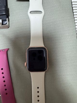 Apple Watch SE Rosa 40mm regalo todas las correas