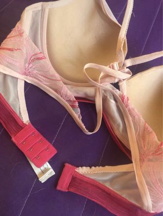 Reggiseno Triumph beige e rosa con pizzo