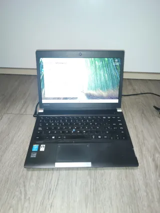 Portátil Toshiba Protege R30-A Negro