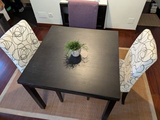 Mesa comedor y 3 sillas diseño moderno