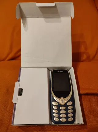 Nokia 3330 Negro y Oro