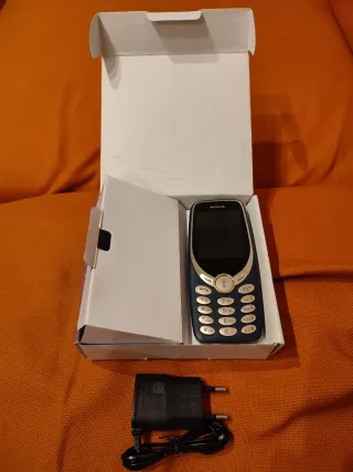 Nokia 3330 Negro y Oro