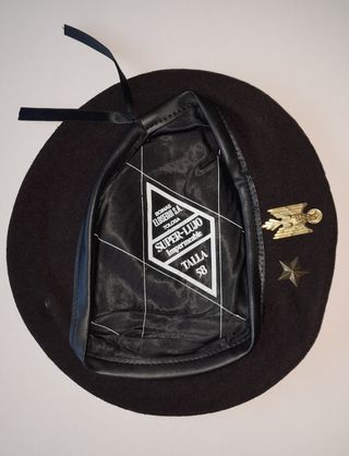 Boina marrón Policía Nacional