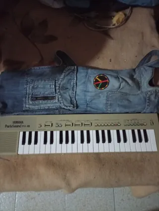 Teclado Yamaha PortaSound PSS-400