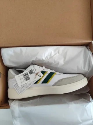 Zapatillas Adidas Courtblock Verdes y Blancas