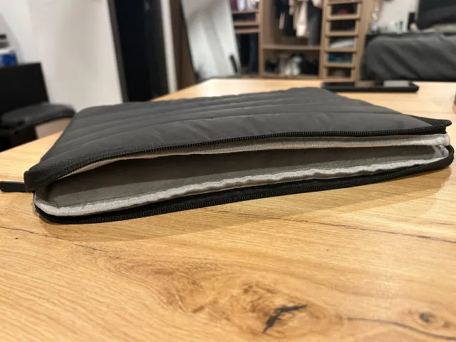 Funda acolchada Macbook 13 terciopelo