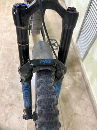 Bicicleta MTB GT Negra