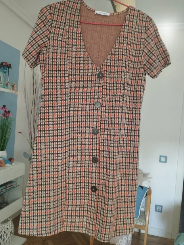 Vestido cuadros Zara. Temporada actual..Tonos marr