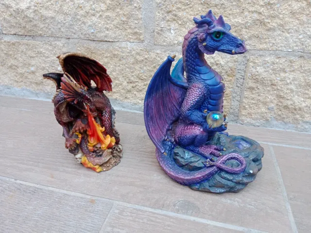 Figura Dragón Morado con Bola